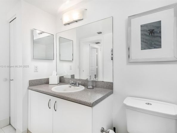 816 NW 11th St 1101, Miami FL 33136