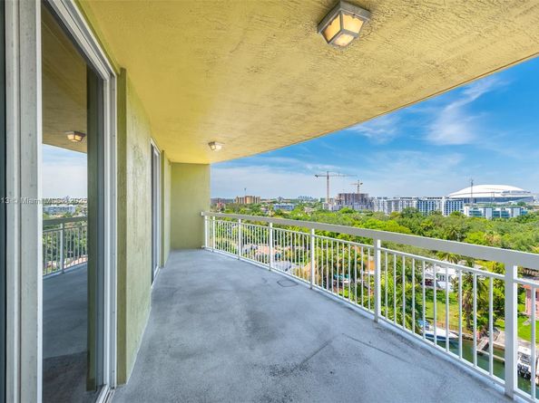 816 NW 11th St 1101, Miami FL 33136