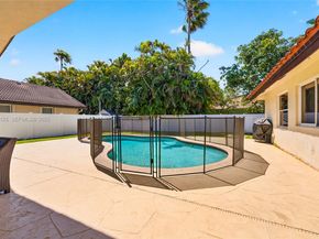 9836 NW 48th Ct, Coral Springs FL 33076