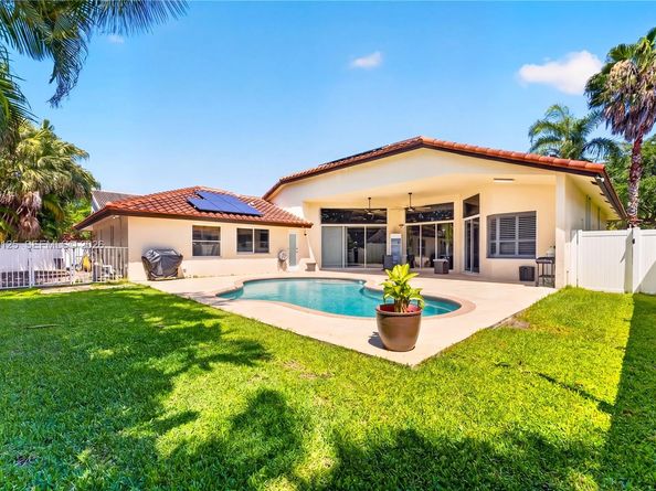 9836 NW 48th Ct, Coral Springs FL 33076