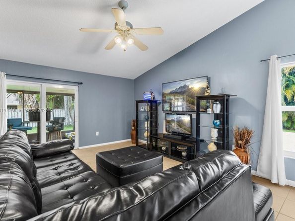 14641 Poplar Hill Ct, Davie FL 33325
