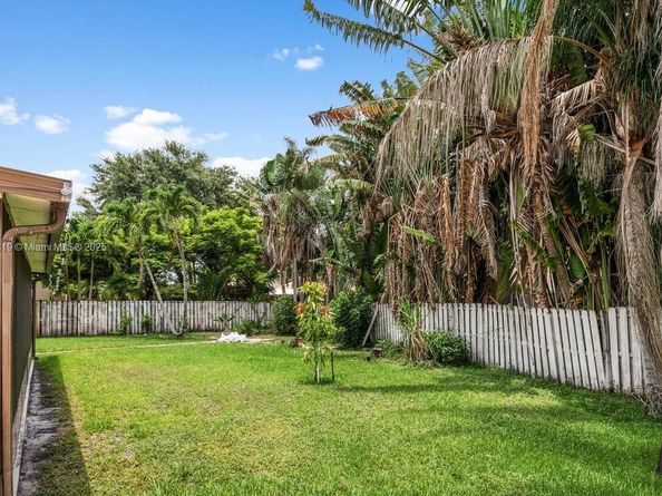 14641 Poplar Hill Ct, Davie FL 33325