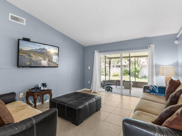 14641 Poplar Hill Ct, Davie FL 33325