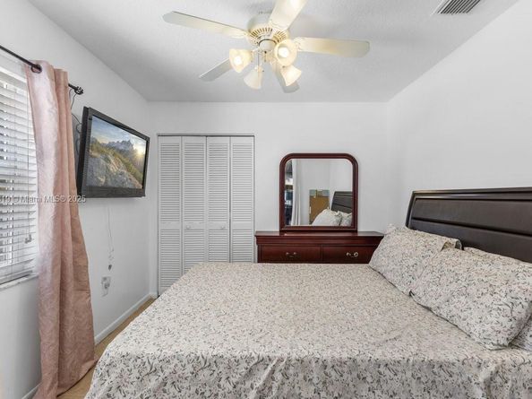14641 Poplar Hill Ct, Davie FL 33325