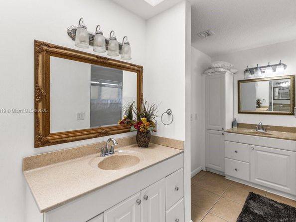 14641 Poplar Hill Ct, Davie FL 33325