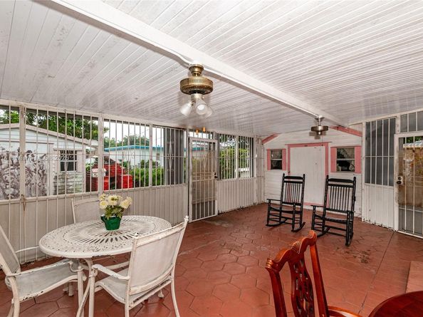 1083 NW 74th St, Miami FL 33150