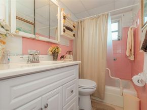 1083 NW 74th St, Miami FL 33150