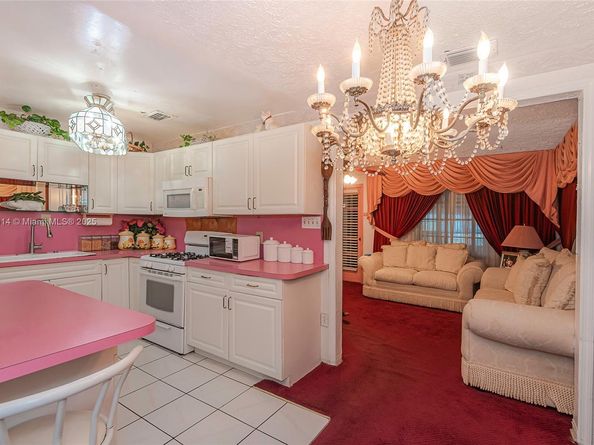 1083 NW 74th St, Miami FL 33150