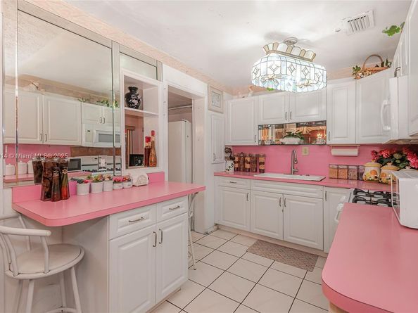 1083 NW 74th St, Miami FL 33150
