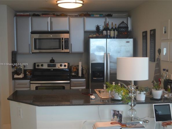 1871 NW S River Dr 1205, Miami FL 33125