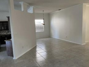 2385 SE 7th Pl, Homestead FL 33033