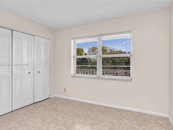 1100 NW 87th Ave 308, Coral Springs FL 33071