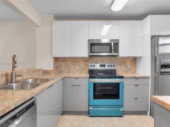 1100 NW 87th Ave