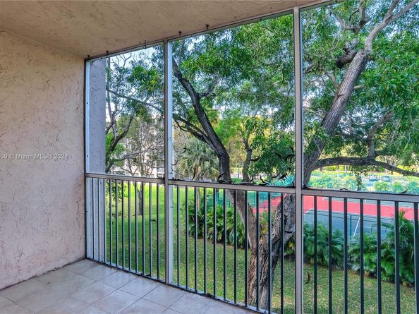 1100 NW 87th Ave 308, Coral Springs FL 33071