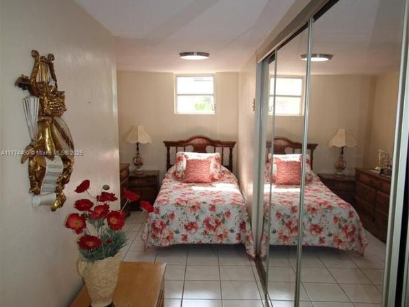870 NW 14th Ct, Miami FL 33125