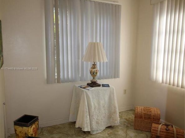 870 NW 14th Ct, Miami FL 33125
