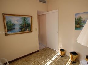870 NW 14th Ct, Miami FL 33125