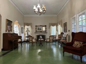 870 NW 14th Ct, Miami FL 33125