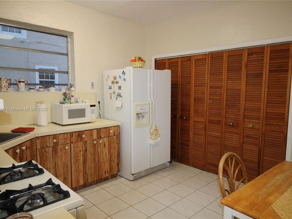 870 NW 14th Ct, Miami FL 33125
