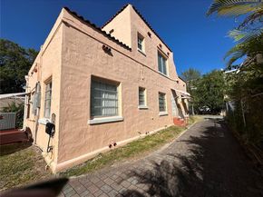 870 NW 14th Ct, Miami FL 33125