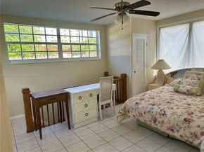 870 NW 14th Ct, Miami FL 33125