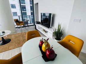 55 SW 9th St 3308, Miami FL 33130