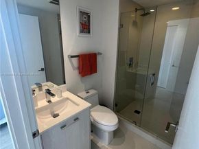 55 SW 9th St 3308, Miami FL 33130