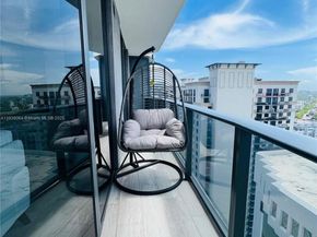 55 SW 9th St 3308, Miami FL 33130