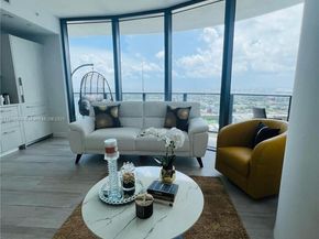 55 SW 9th St 3308, Miami FL 33130