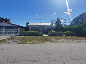 6756 SW 39th Ter, Miami FL 33155