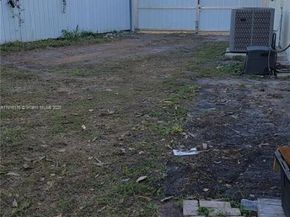 5861 NW 201st Ln, Hialeah FL 33015