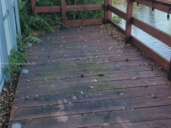 5861 NW 201st Ln, Hialeah FL 33015