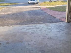 5861 NW 201st Ln, Hialeah FL 33015