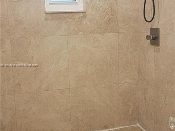 5861 NW 201st Ln, Hialeah FL 33015