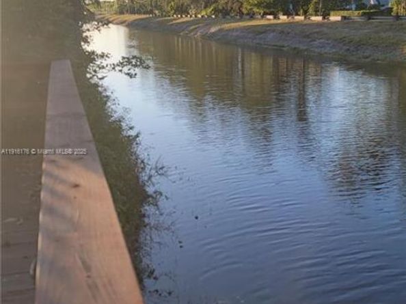 5861 NW 201st Ln, Hialeah FL 33015