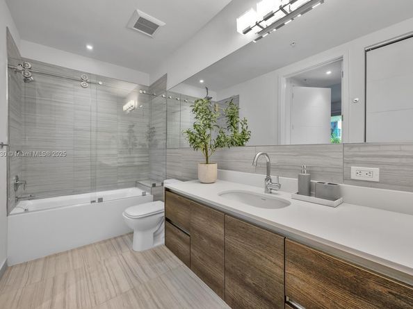 301 Altara Ave 419, Coral Gables FL 33146