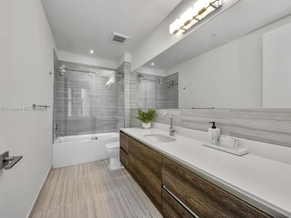 301 Altara Ave 419, Coral Gables FL 33146