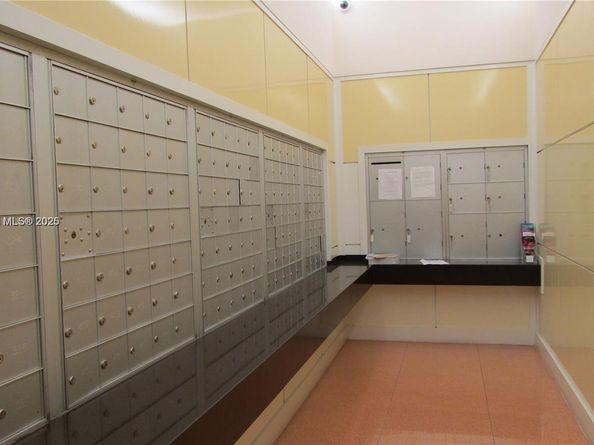 2775 NE 187Th St 205, Aventura FL 33180