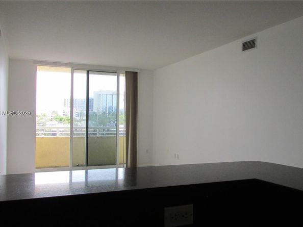 2775 NE 187Th St 205, Aventura FL 33180