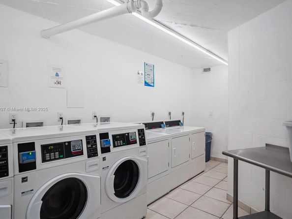 1000 Parkview Dr 202, Hallandale Beach FL 33009