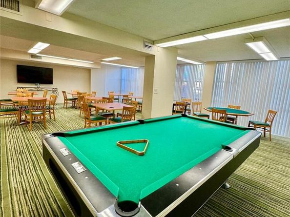 1000 Parkview Dr 202, Hallandale Beach FL 33009
