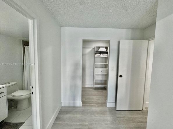 1000 Parkview Dr 202, Hallandale Beach FL 33009
