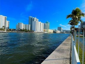 1000 Parkview Dr 202, Hallandale Beach FL 33009