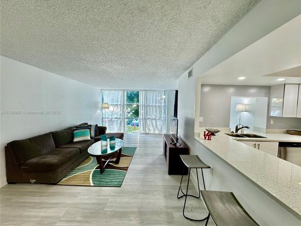 1000 Parkview Dr 202, Hallandale Beach FL 33009