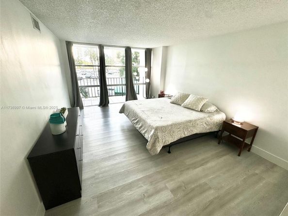 1000 Parkview Dr 202, Hallandale Beach FL 33009