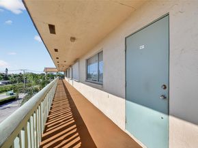 300 S Village Green Cir S 407, Palm Springs FL 33461