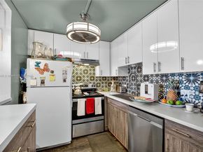 300 S Village Green Cir S 407, Palm Springs FL 33461