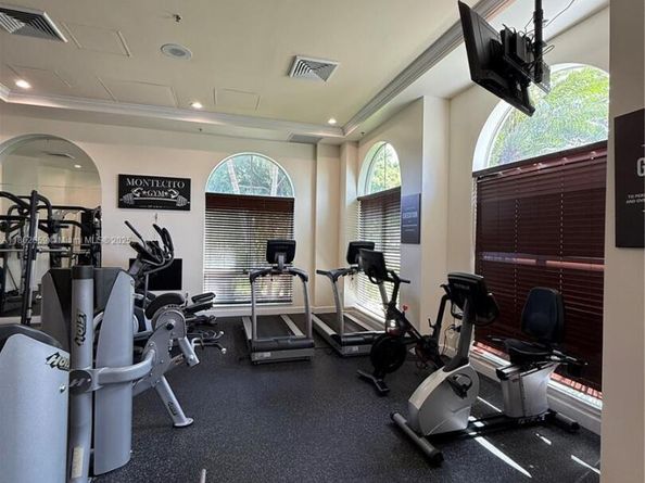 616 Clearwater Park Rd 212, West Palm Beach FL 33401