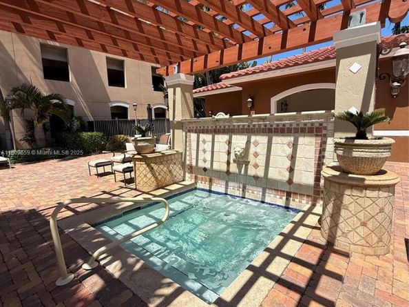616 Clearwater Park Rd 212, West Palm Beach FL 33401