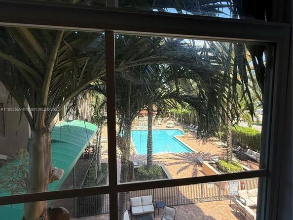 616 Clearwater Park Rd 212, West Palm Beach FL 33401